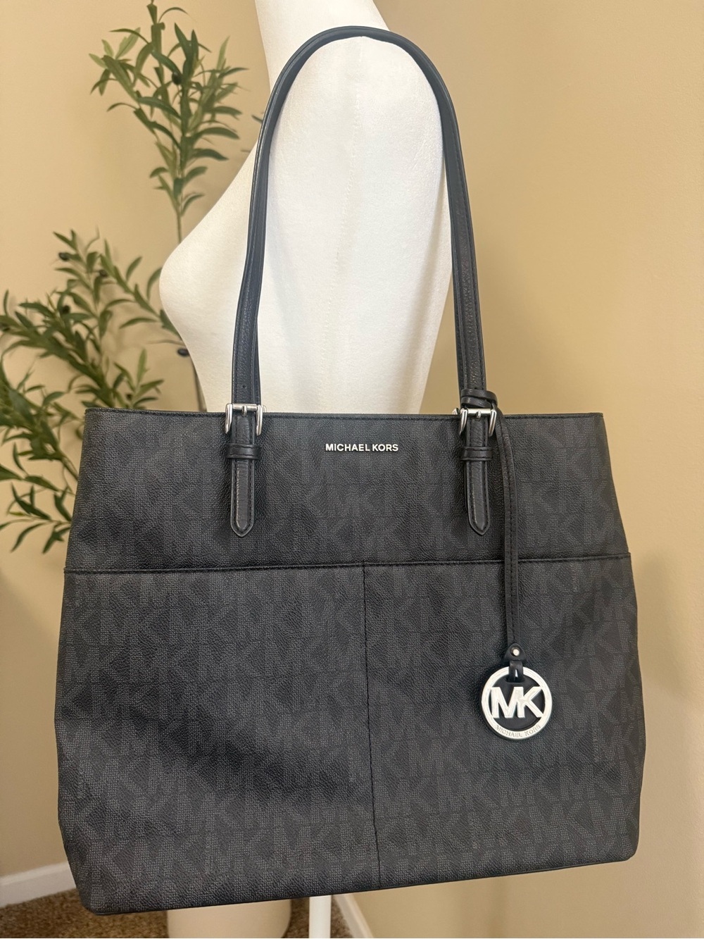 Michael Kors Purse Black Large Bedford Monogram Signature Pocket Tote Bag Silver